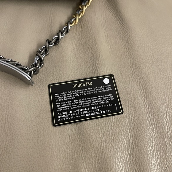 Chanel 19 medium flap silver sequence - Picture 7 of 8